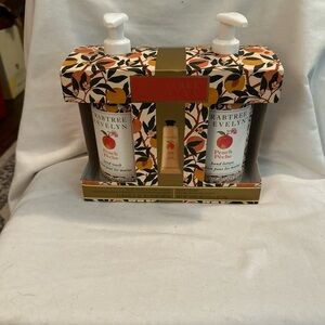 Crabtree & Evelyn Peach Pêche Hand Care Gift Set (New)